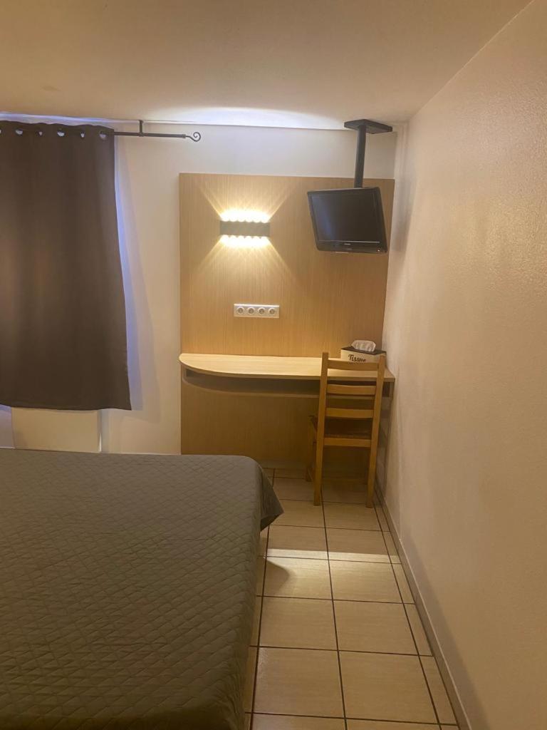 Montgeron Confort Hotel מראה חיצוני תמונה