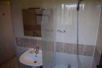 Montgeron Confort Hotel מראה חיצוני תמונה