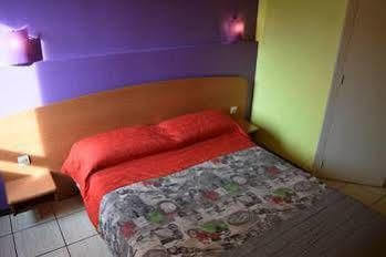 Montgeron Confort Hotel מראה חיצוני תמונה